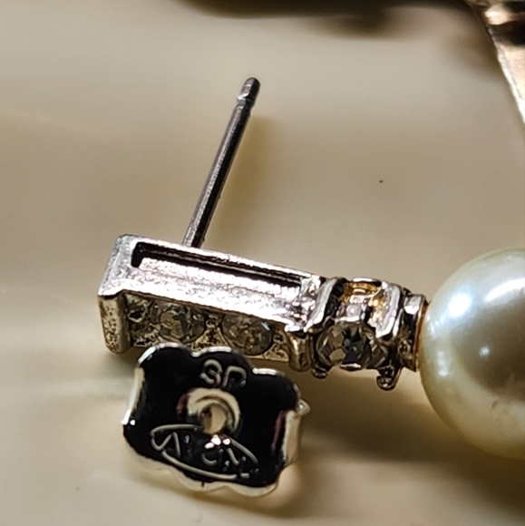 #2092, SIGNED AVON,(jjh) 1965's NECKLACE, BRACELET, EARRINGS, FAUX PEARLS SET, 3 - Picture 11 of 12